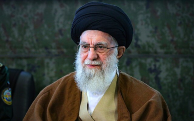 Iran : quelle différence entre un chah, un ayatollah et un mollah