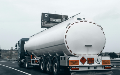 Paris : des transporteurs routiers mobilisés contre la hausse des carbura