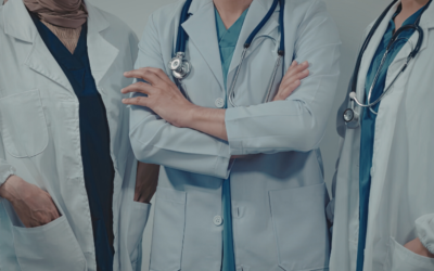 Au CHU de Limoges, des calots sont désormais cousus à partir de blouses médicales recyclées