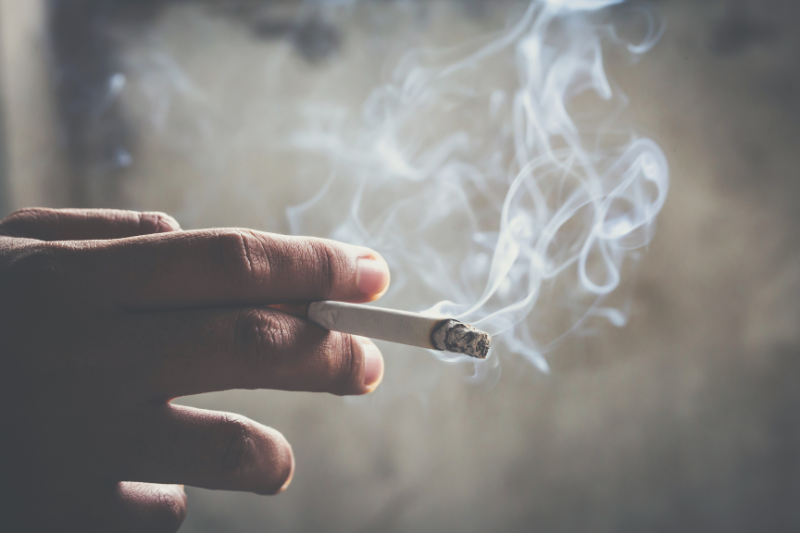 Tabac : vers une interdiction des cigarettes pour les jeunes