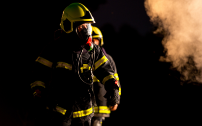 Près de Bordeaux, deux pompiers meurent en combattant un violent incendie