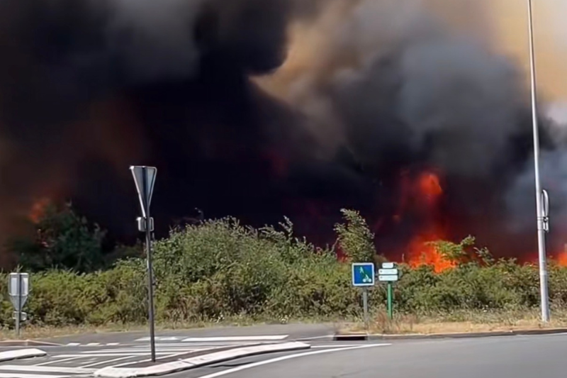 Incendie dans le Var : un feu hors de contrôle ravage plusieurs secteurs