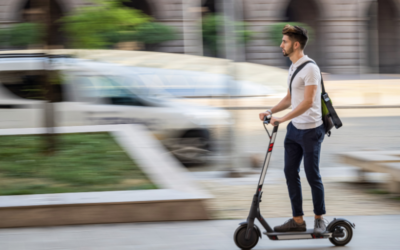 Hauts-de-Seine : casque et gilet réfléchissant deviennent obligatoires en trottinette