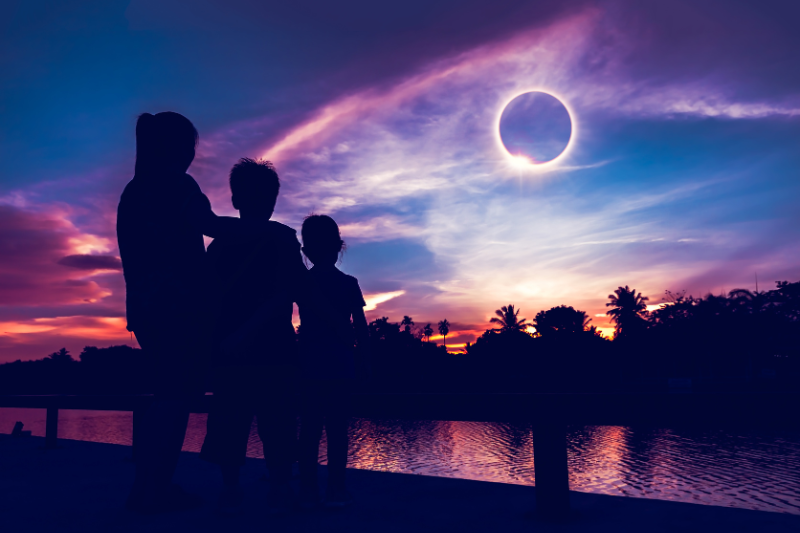 Éclipse du 12 août : ces protections dangereuses pour vos yeux